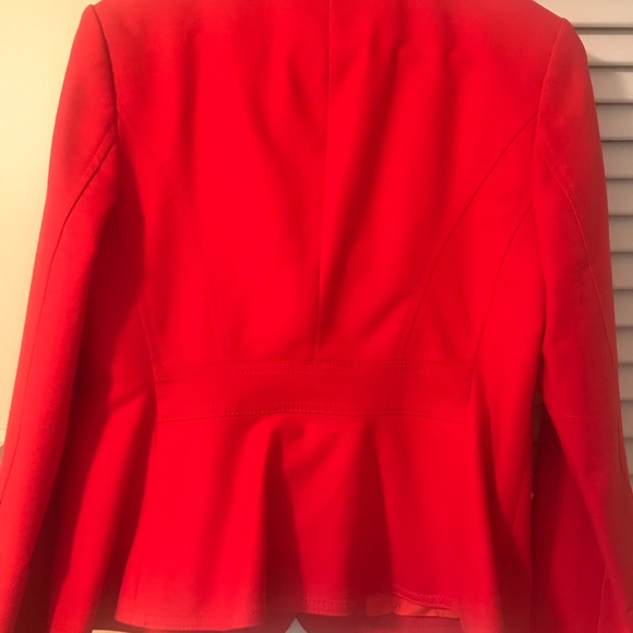 The Limited suit - 3 pieces! - Picture 6 of 8